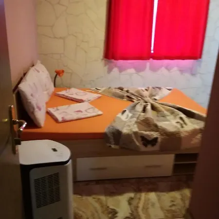 招待所 House Lovric 比奥格勒·纳·莫鲁