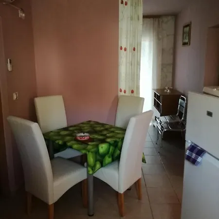 House Lovric 3* Биоград-на-Мору