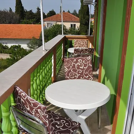 House Lovric 3* Биоград-на-Мору